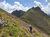 Verso la cresta rocciosa del monte Valpiana
